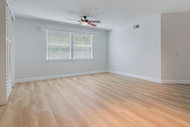 Building Photo - 809 Auzerais Ave