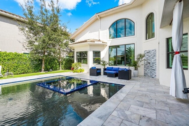 Building Photo - 16849 Pierre Cir