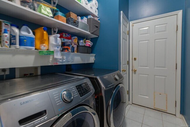 Building Photo - 616 Castle Brook Dr