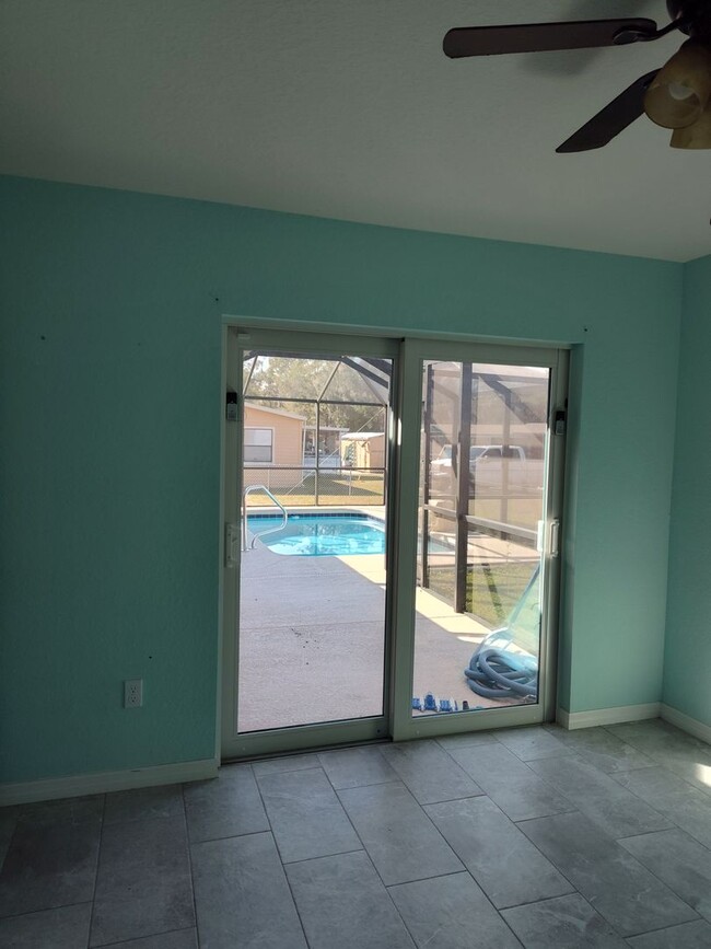 Building Photo - DUNNELLON POOL HOME