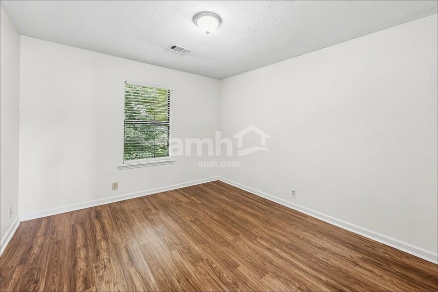Building Photo - 924 Colo Cove