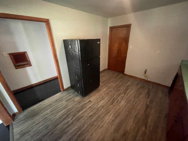 Building Photo - 100 County Rd 1110 E