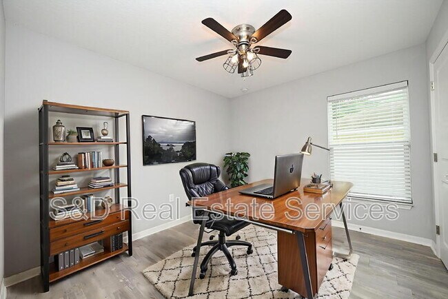 Building Photo - 5662 Tower Palms Ln