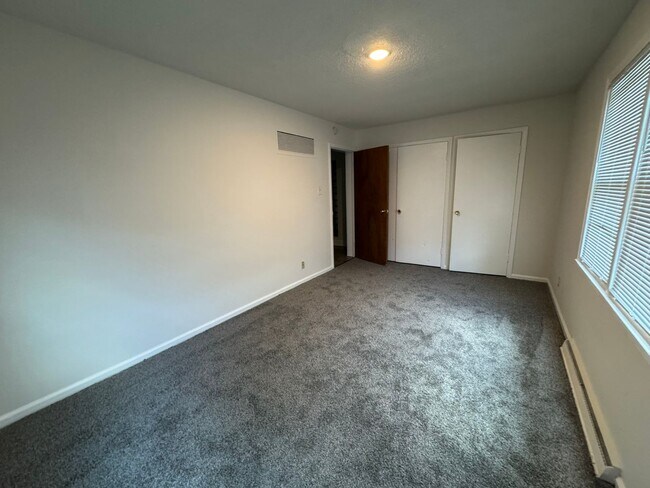 Building Photo - 1408 Bass Ave