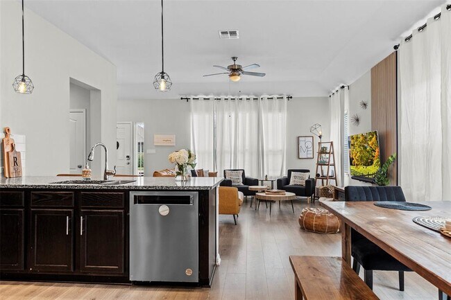 Building Photo - 709 Speckled Alder Dr