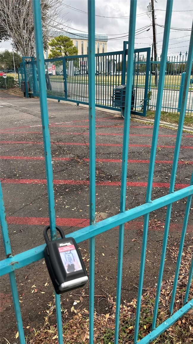 Building Photo - 9550 Deering Dr