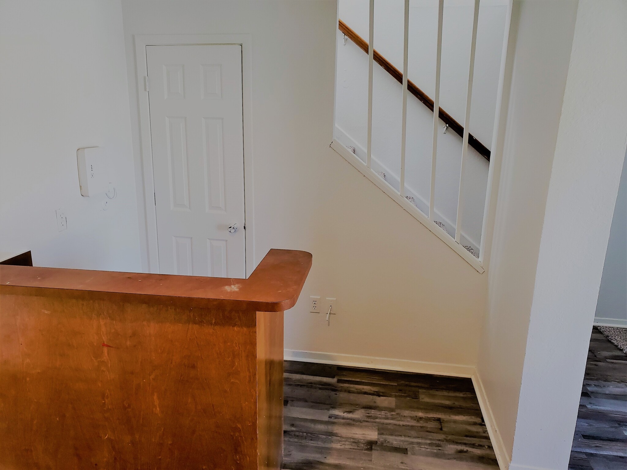 Entertaining fun wet-bar off kitchen. - 2205 Chase Ct