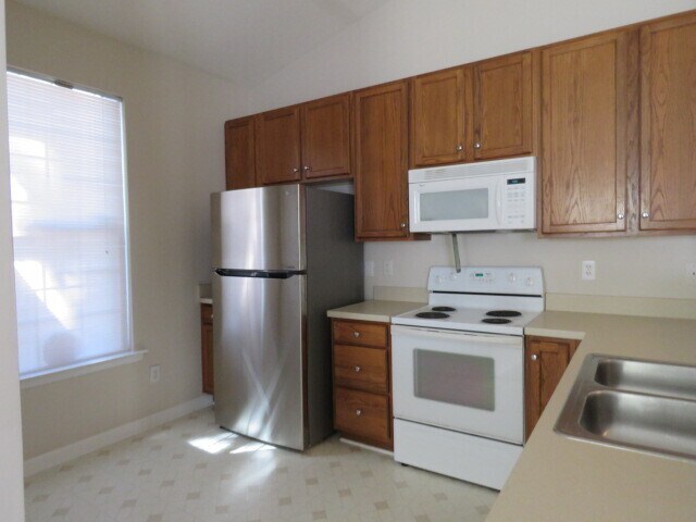 Building Photo - 936 Cinnamon Dr