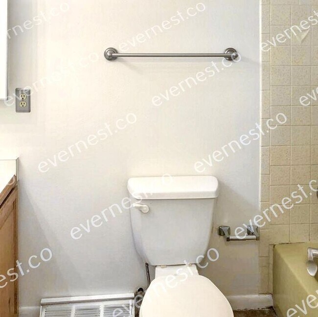 Building Photo - Beautiful 4-Bedroom Home with Modern Comfo...