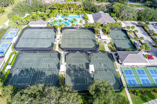 Building Photo - 6404 SE Brandywine Ct