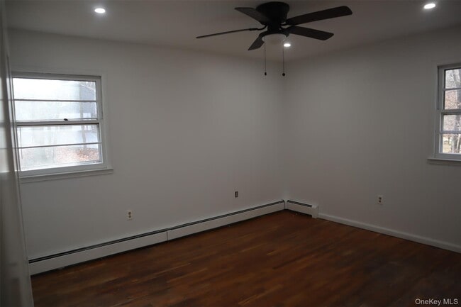 Building Photo - 1432 E Mombasha Rd