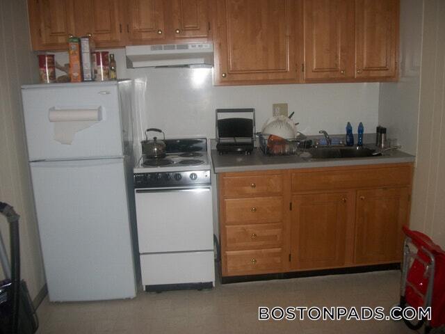 Building Photo - 62 Boylston St