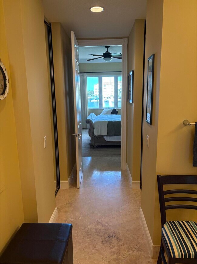 Building Photo - 14 Harbour Isle Dr W