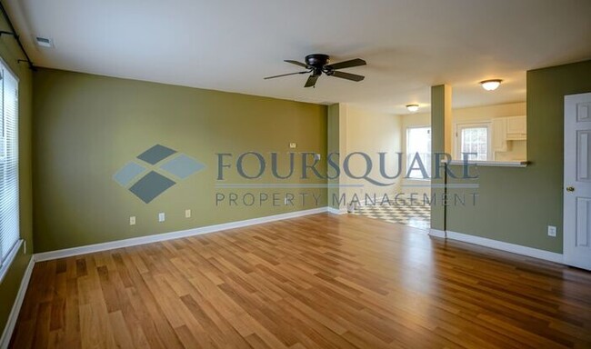 Building Photo - Townhome | 2nd Bedroom Features an En-Suit...