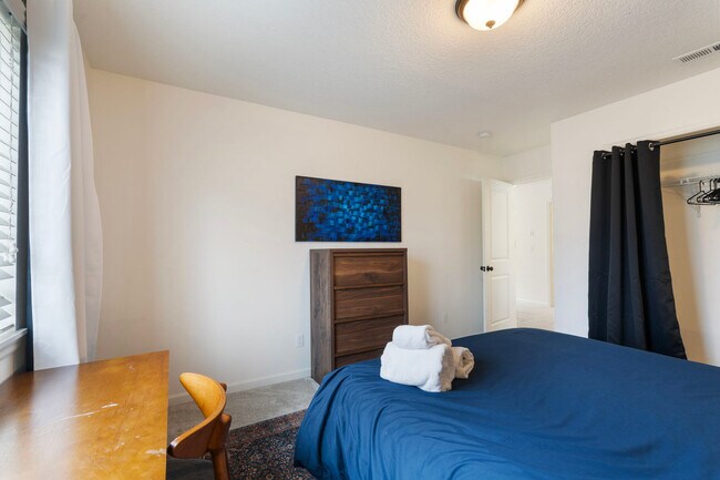 Building Photo - 3740 SE Willamette Ave