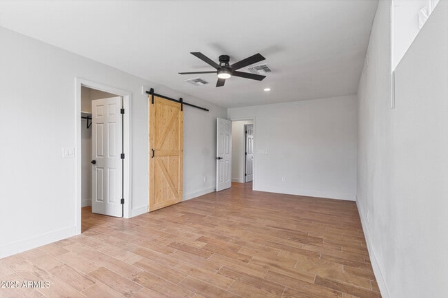 Building Photo - 109 W Kinderman Dr