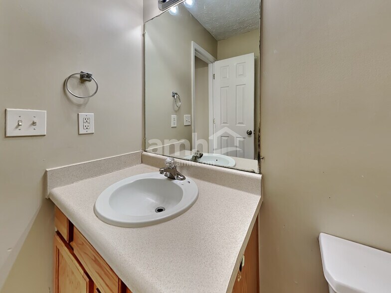 Building Photo - 435 Shenandoah Ct