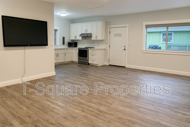 Building Photo - 448 SW 126th St