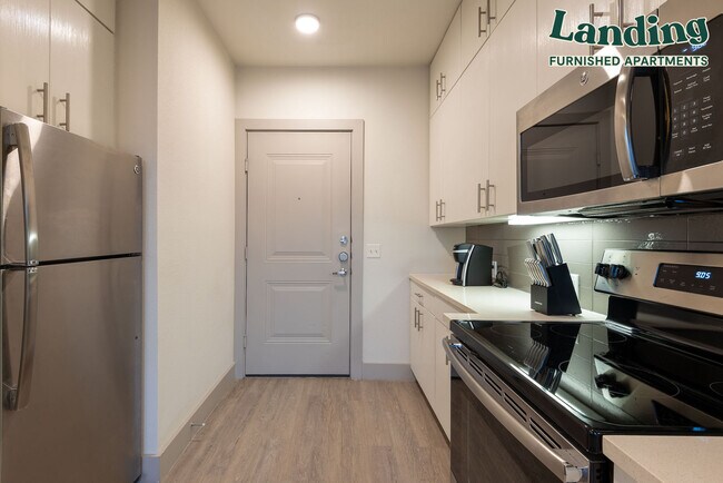 Building Photo - 1630 E 6th St