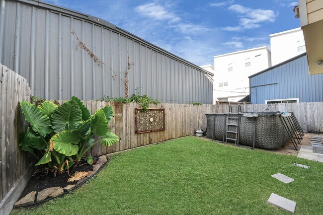 Building Photo - 2416 Bevis St