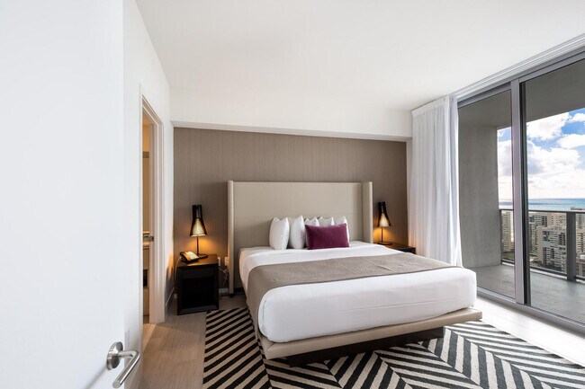 Building Photo - 2721 Hallandale Beach Blvd