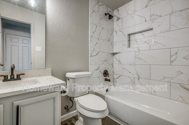 Building Photo - 121 Thoroughbred Dr