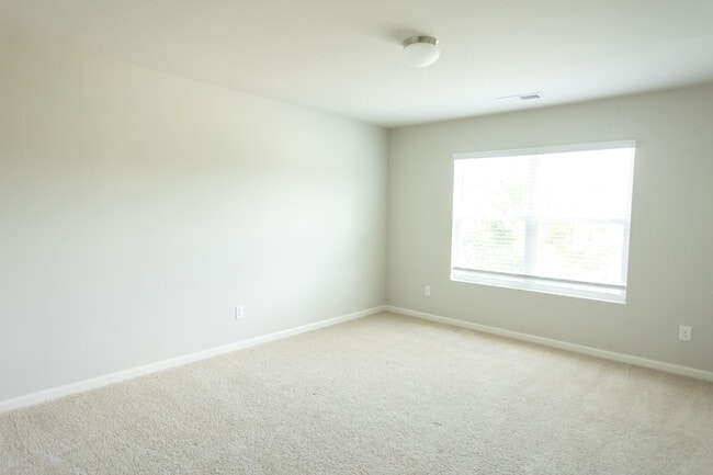 Building Photo - 1115 Dietrich Ln