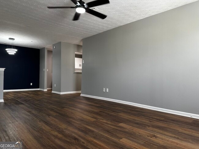 Building Photo - 9302 Fairington Ridge Cir