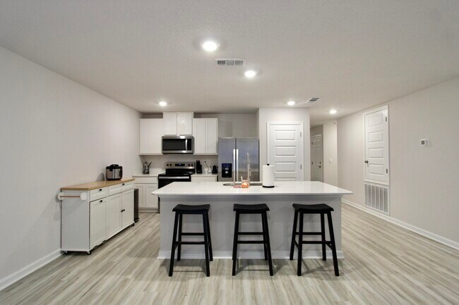 Building Photo - 334 Flounder St