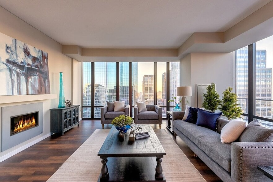 Building Photo - NIC on 5th