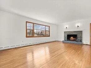 Building Photo - 5 Saviano Ln