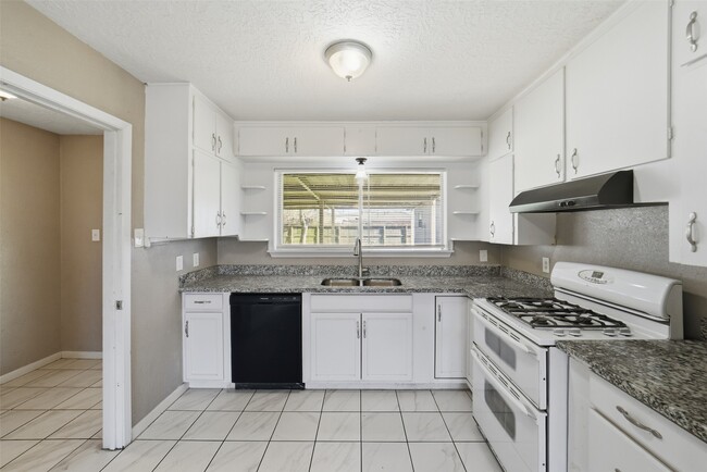 Building Photo - 10507 Seaford Dr