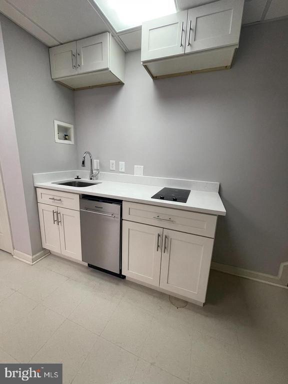 Building Photo - 311 Yale Dr