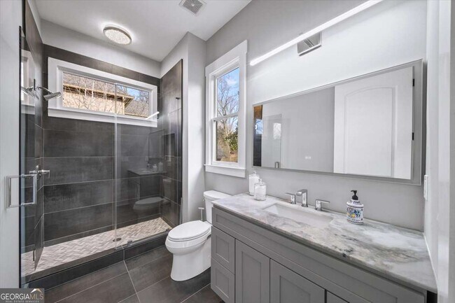 Building Photo - 3040 Wallace Cir SE