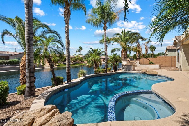 Building Photo - 743 E Torrey Pines Pl