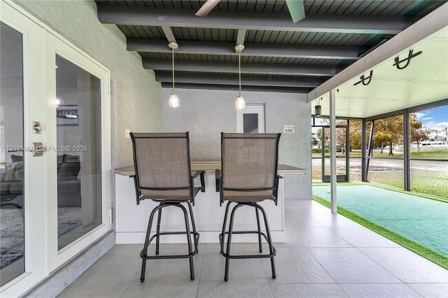 Building Photo - 9501 E Palmetto Club Ln