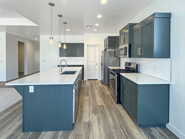 Building Photo - 3011 E Lavatera Dr