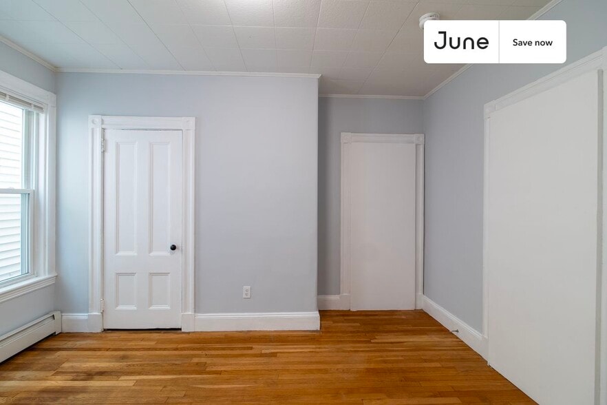 Building Photo - 6 7th St