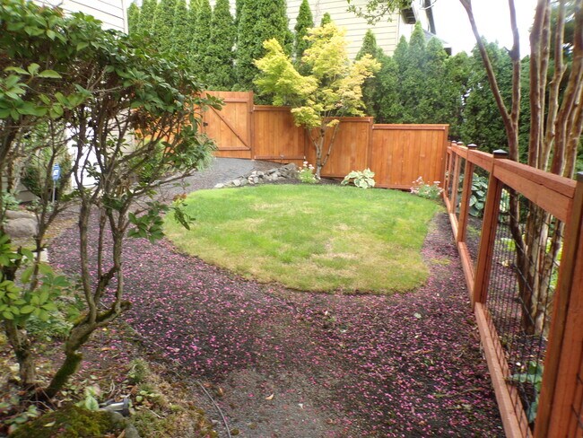 Building Photo - 10630 SW Kable St