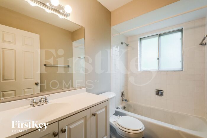 Building Photo - 186 River Valley Dr