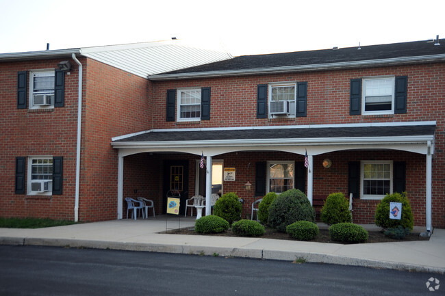 Building Photo - Laurel Court Apartments