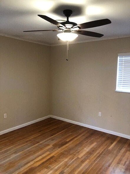 Bedroom - 422 Robinette St