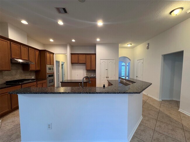 Building Photo - 9023 Kinnel Ln
