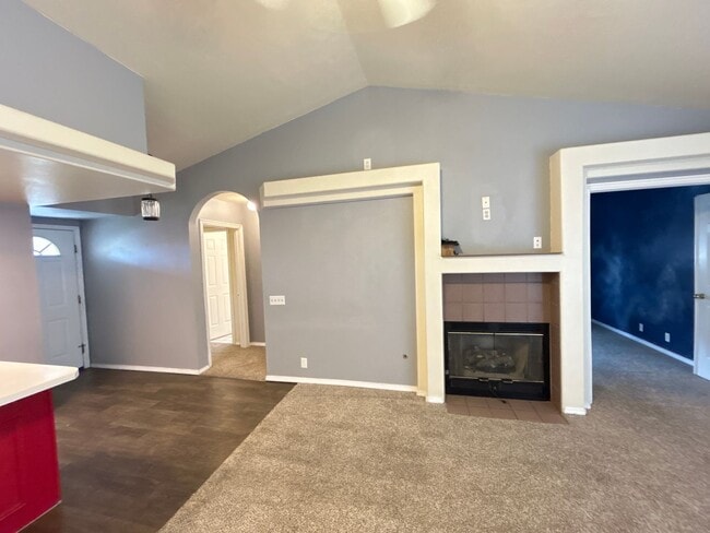 Building Photo - 581 S 225 W