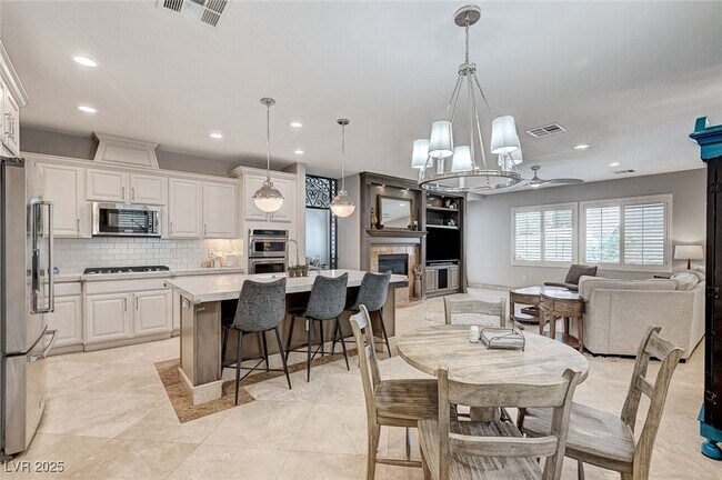 Building Photo - 10249 Wisteria Hills Ct