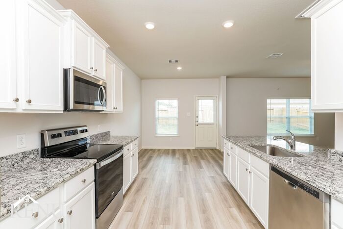 Building Photo - 10457 Sweetwater Creek Dr