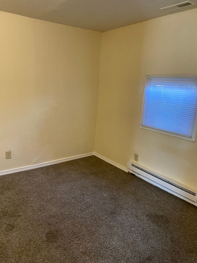Building Photo - Cozy One Bedroom Carriage House located in Muncie, IN $175 off 2nd month rent