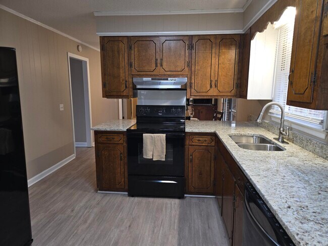 Building Photo - 1565 Jefferson Rd