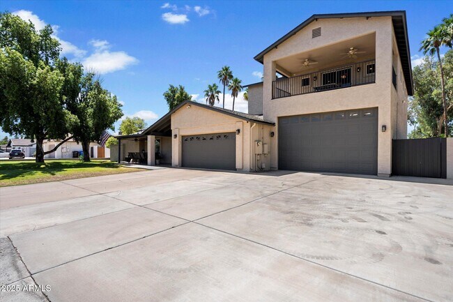 Building Photo - 5751 E Ludlow Dr