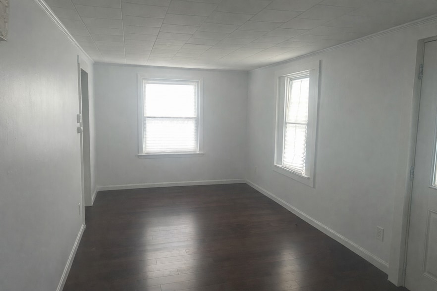 Building Photo - 26 Summer St